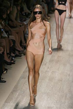 Yana Karpova wearing Herve Leger Spring 2009 at The Promenade, B