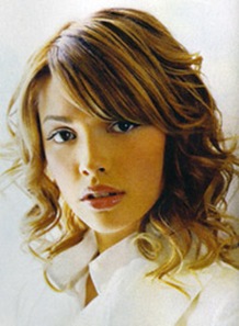 cortes de cabello y peinados para cabello ondeado femenino