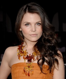 curly-prom-hairstyles-11
