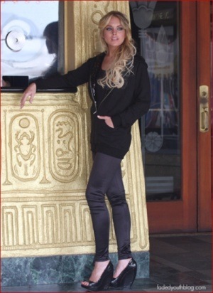 lindsay-lohan-leggings.jpg