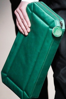 the-2009-spring-and-summer-handbag-trends-6