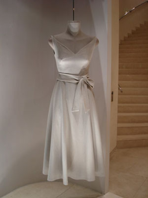 vestido-verano-blanco-con-lazo.jpg