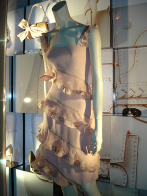 vestido-verano-rosa-con-volado.jpg