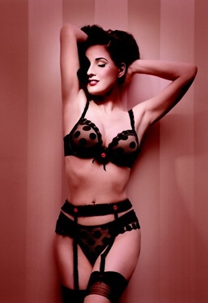 Wonderbra-by-dita-Von-Teese-2-165711-L-115946_XL