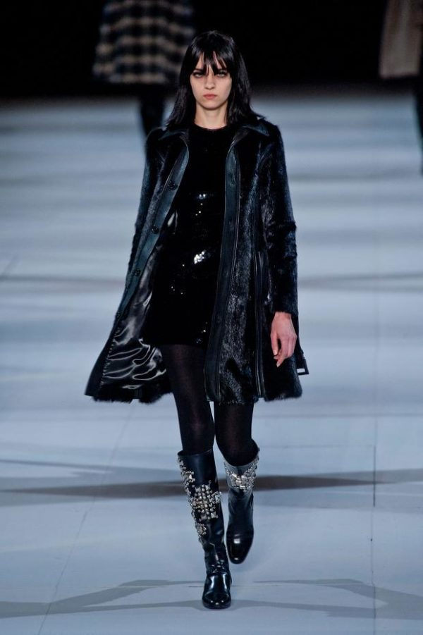 catalogo-saint-laurent-mujer-otono-invierno-2014-2015-TENDENCIAS-estetica-grunge