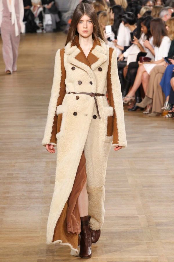 Catálogo Chloé Primavera Verano-2016-abrigo-largo-cowboy