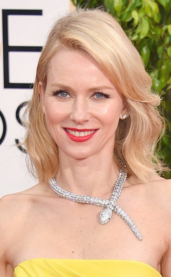los-mejores-estilos-y-peinados-de-las-famosas-en-los-globos-de-oro-2015-media-melena-Naomi-Watts