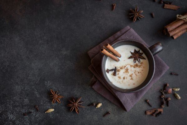 sustitutivos-del-cafe-naturales-te-chai-istock