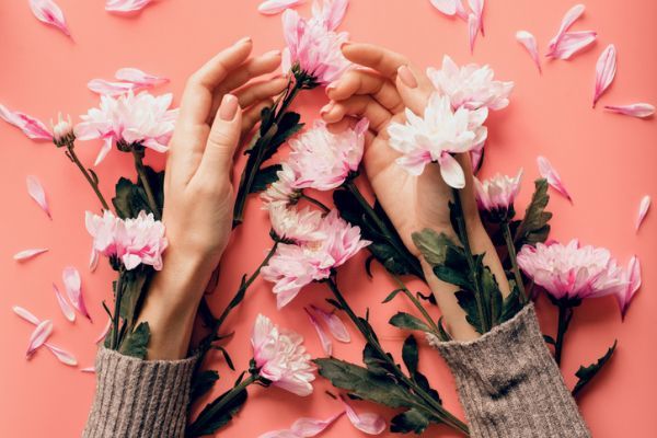 Unas color pastel cortas naturales tono carne 