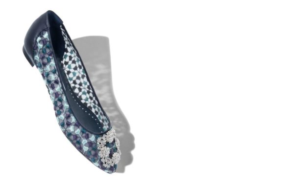 Catalogo manolo blanik primavera verano2023 modelo hangisiflat encaje azul