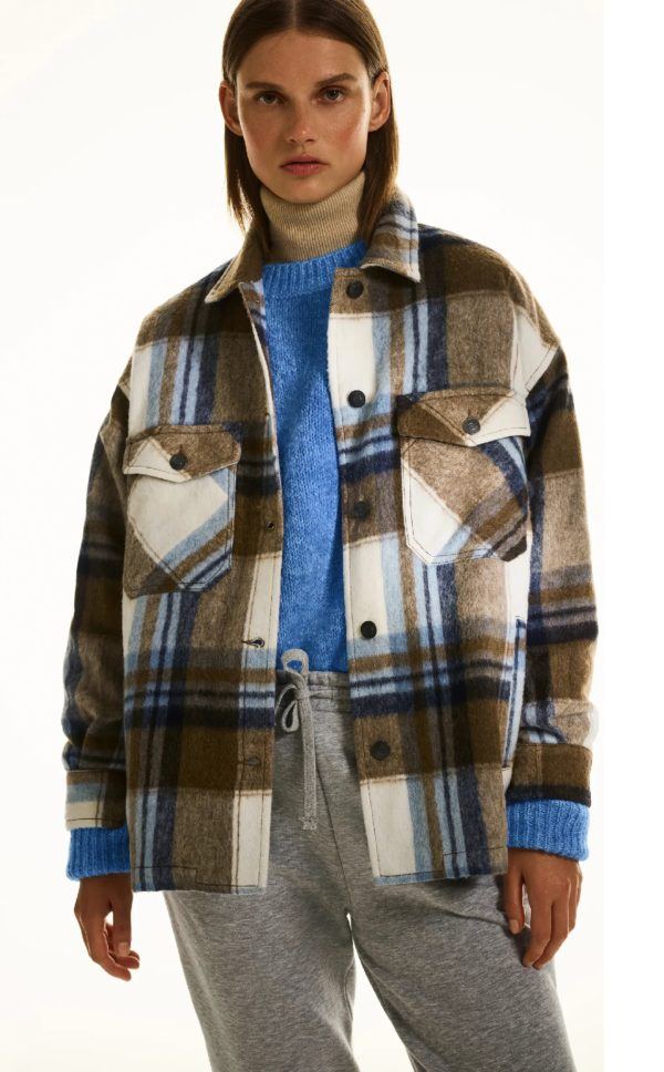 Que es el estilo cabincore sobrecamisa zara 