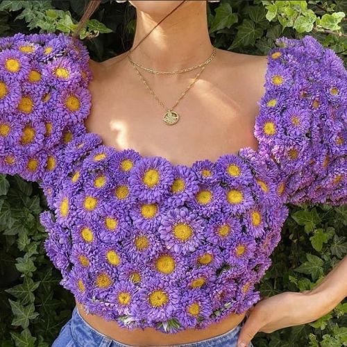 Top de flores. Estilo Grandmacore