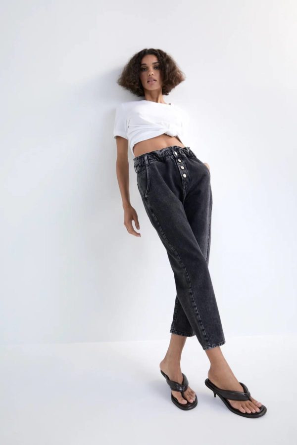 Como se llevan los vaqueros este verano vaqueros baggy ZARA 