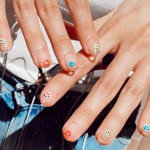 Uñas con emojis