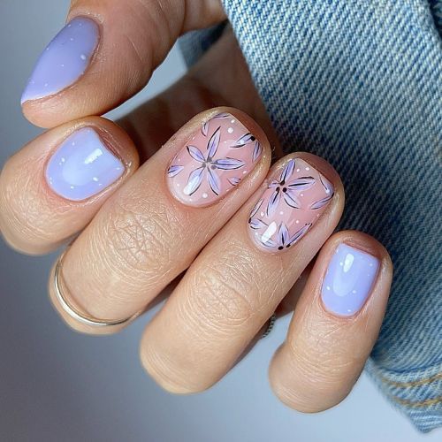 Uñas pastel con flores