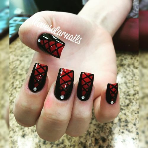 Uñas en color y negro