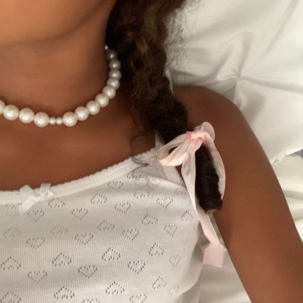 Que es el estilo coquette aesthetic collar de perlas 