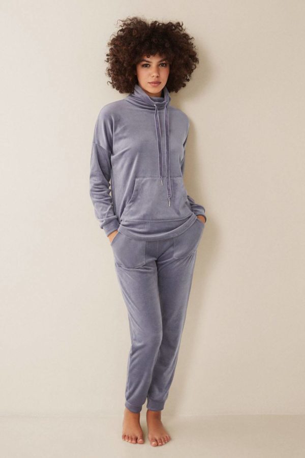 Tendencias cheugy llevaras cinturones chandal terciopelo